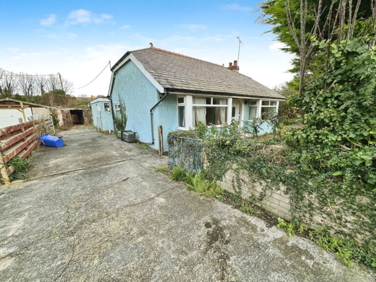 Bryn Siriol, Llanddulas, Conwy, LL22 8HE