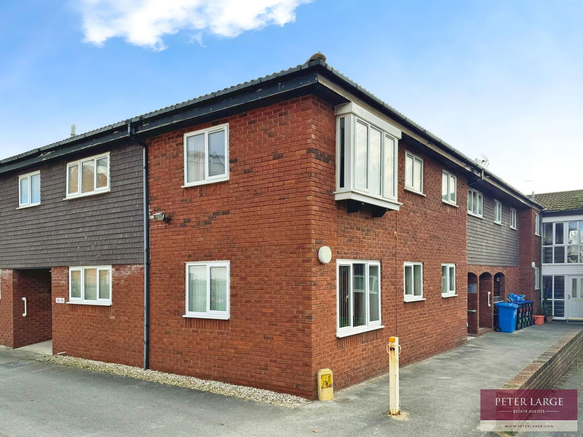 13 Plastirion Court, Russell Road, Rhyl, LL18 3DJ